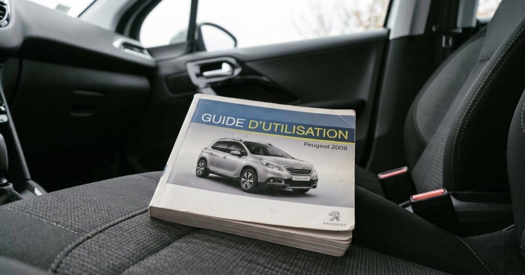My Peugeot 2008 guide d'utilisation complet – tableau de bord et commandes intérieures